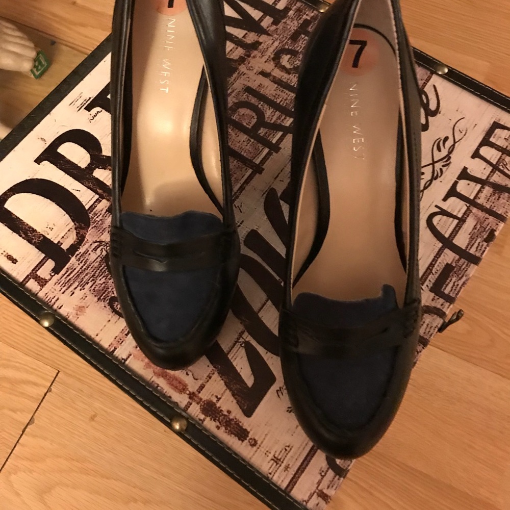 Shoes - Picture 2 of 4